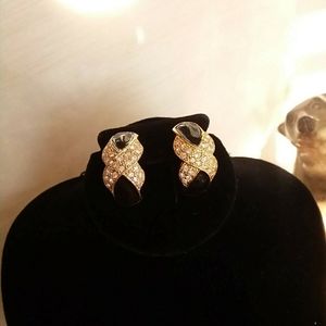 Roman black, golden, crystal pierced ear